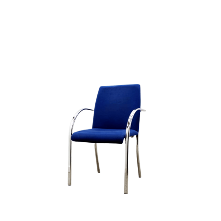 Silla confidente con brazos, estructura cromada tapizado azul