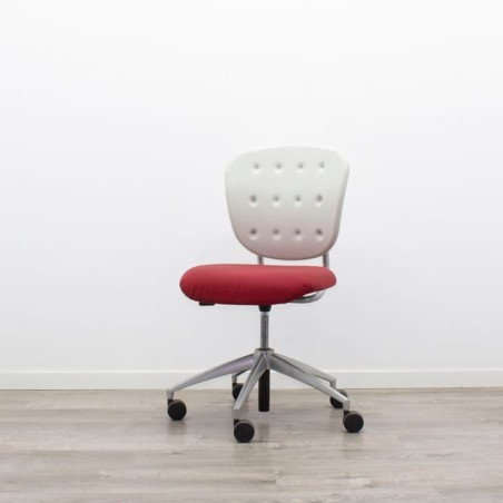 Silla operativa con estructura gris - Mercaoficina