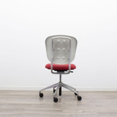 Silla operativa con estructura gris - Mercaoficina