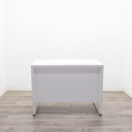 Mesa operativa auxiliar en melamina blanca