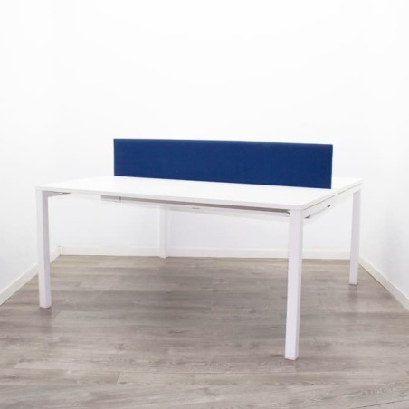 Mesa multipuestos de 2 o 4 puestos con separador azul