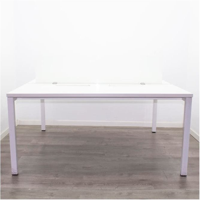 Mesa multipuestos de 2 o 4 puestos con separador de cristal laminado