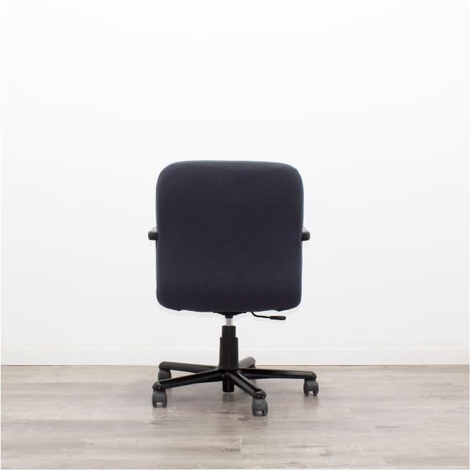 Silla operativa giratoria con brazos fijos