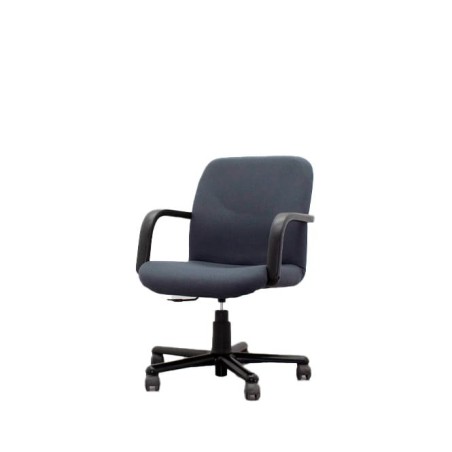 Silla operativa giratoria con brazos fijos