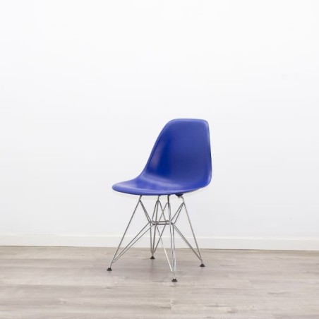 Silla colectividad VITRA en negro o azul y base cromada - Mercaoficina