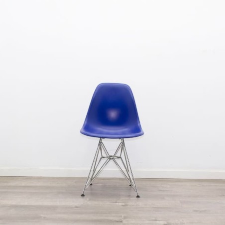 Silla colectividad VITRA en negro o azul y base cromada - Mercaoficina