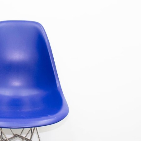 Silla colectividad VITRA en negro o azul y base cromada - Mercaoficina