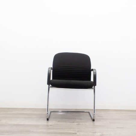 Silla confidente base patín en gris o negro