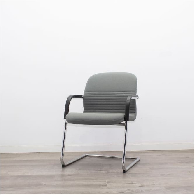 Silla confidente base patín en gris o negro