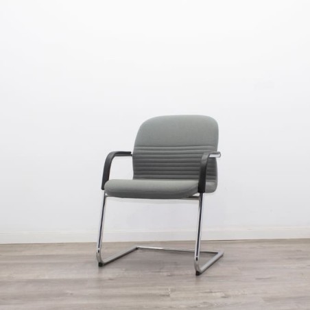 Silla confidente base patín en gris o negro