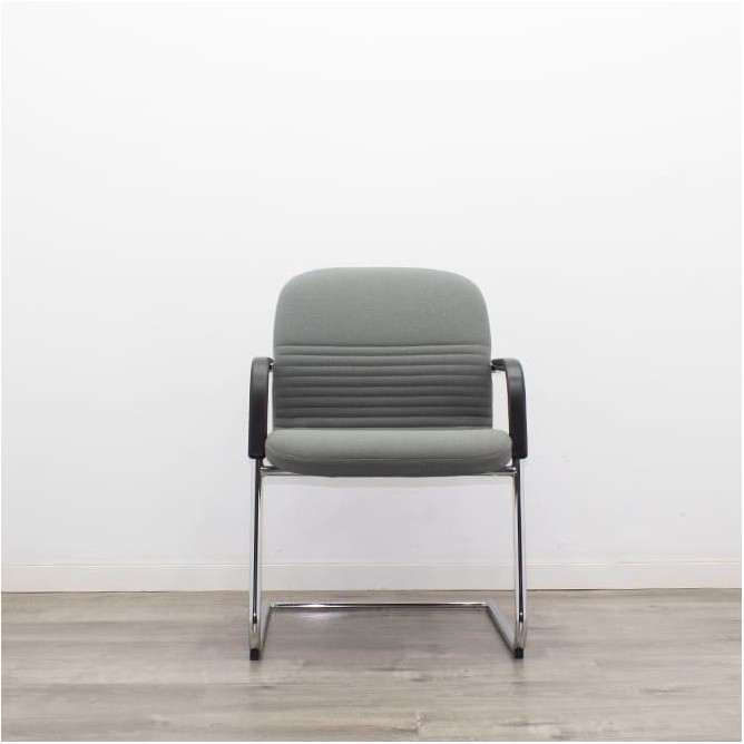 Silla confidente base patín en gris o negro