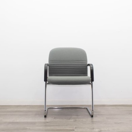 Silla confidente base patín en gris o negro