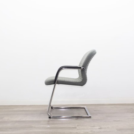 Silla confidente base patín en gris o negro