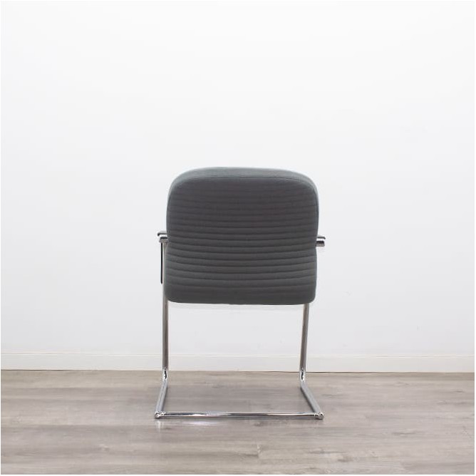 Silla confidente base patín en gris o negro