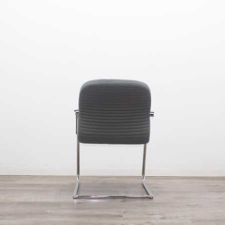 Silla confidente base patín en gris o negro