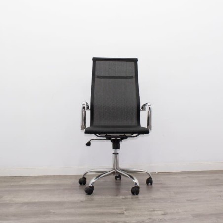 Silla dirección malla negra y estructura cromada