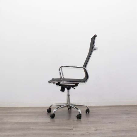 Silla dirección malla negra y estructura cromada