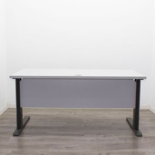 Mesa operativa con tapa gris de 160cm ancho