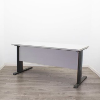 Mesa operativa con tapa gris de 160cm ancho