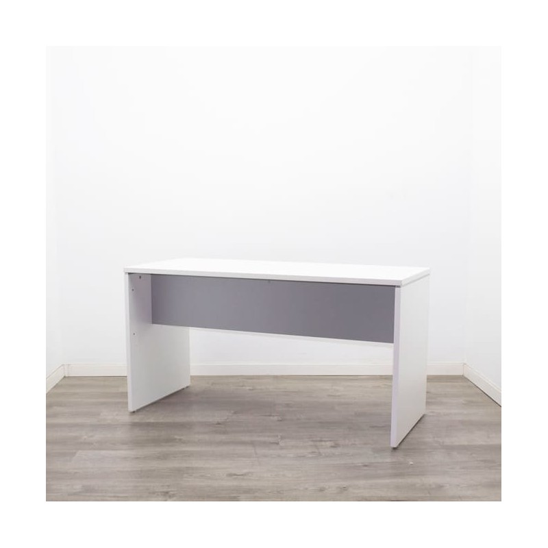 Mesa operativa blanca con pata panel de 140cm