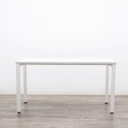 Mesa operativa blanca de 140cm