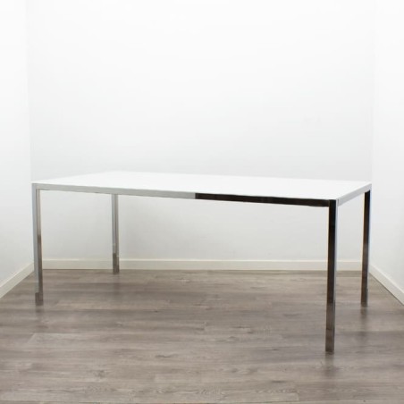 Mesa operativa cromada y cristal templado de 180cm