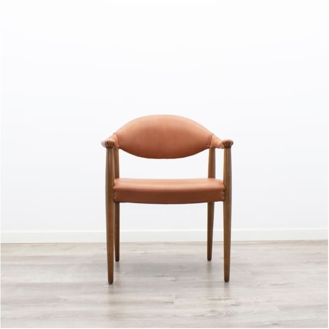 Silla clásica de espera en napel marron -  Mercaoficina