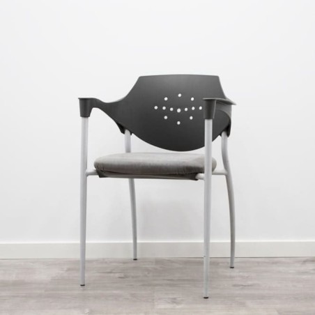 Silla confidente, respaldo PVC perforado con brazos - Mercaoficina