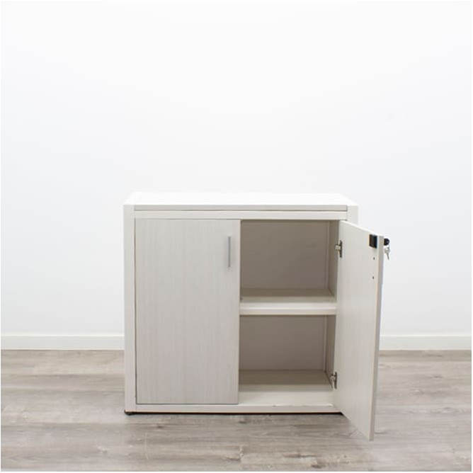 Armario metálico bajo todo puertas en blanco con beta de 84cm