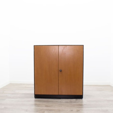 Armario metálico bajo todo puertas en cerezo y gris de 80cm
