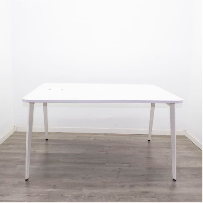 Mesa de juntas cuadrada blanca