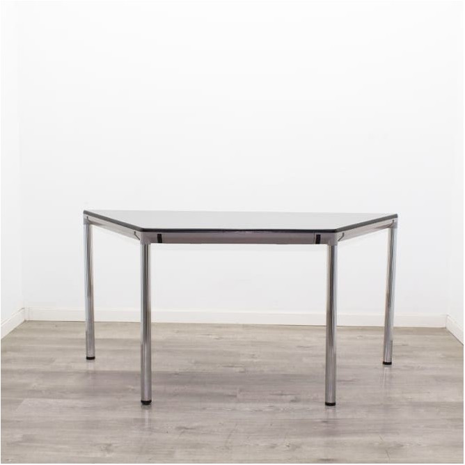 Mesa operativa de trapecio gris de 150cm