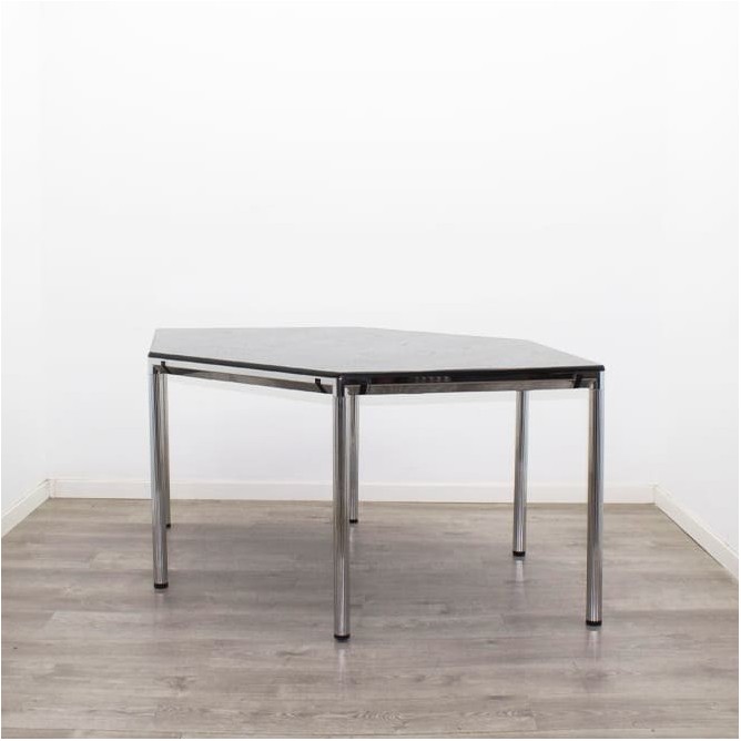 Mesa reunión trapezoidal tapa en negro de 175cm