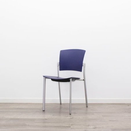 Silla colectividad en polipropileno azul sin brazos 4 patas