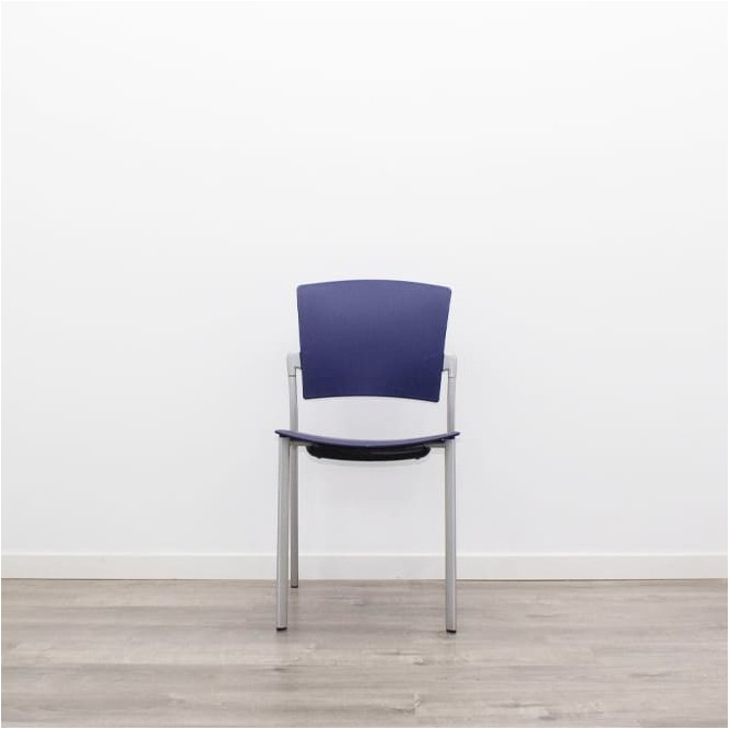 Silla colectividad en polipropileno azul sin brazos 4 patas