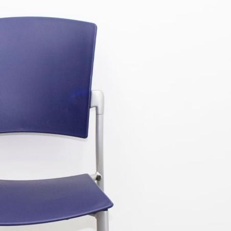 Silla colectividad en polipropileno azul sin brazos 4 patas