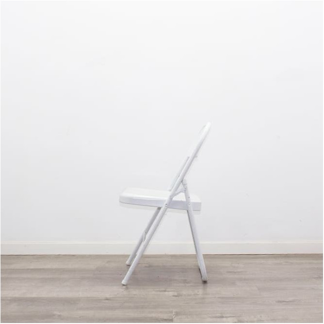 Silla colectividad metálica plegable en blanco