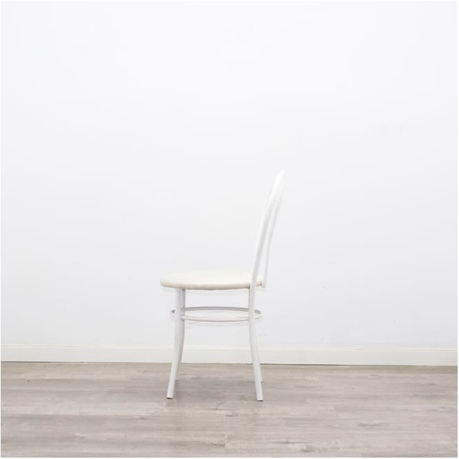 Silla colectividad en blanco con asiento en napel