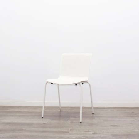 Silla colectividad con asiento y respaldo en PVC blanca