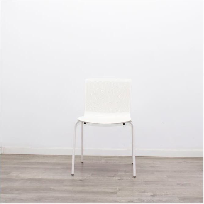 Silla colectividad con asiento y respaldo en PVC blanca