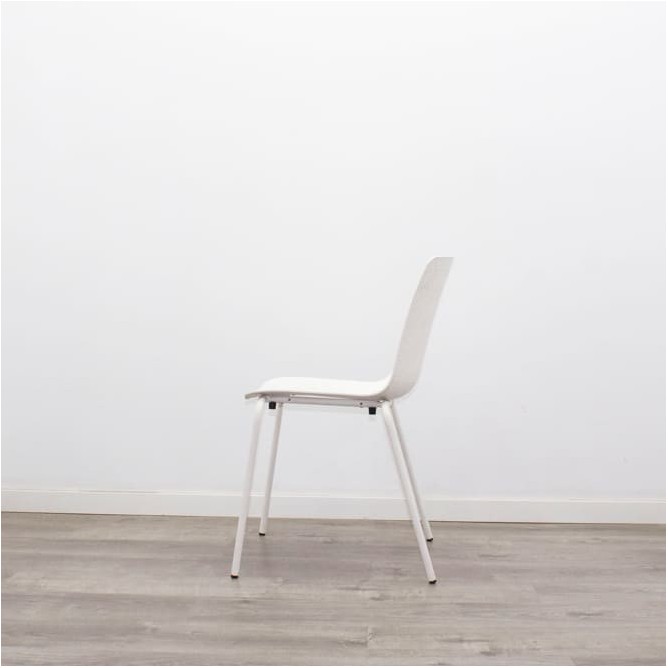 Silla colectividad con asiento y respaldo en PVC blanca