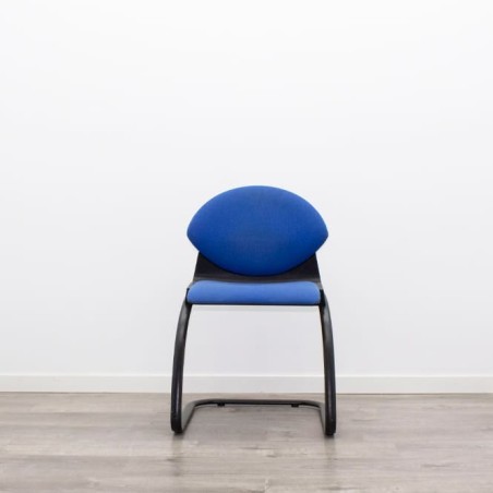 Silla confidente azul base patín negra sin brazos