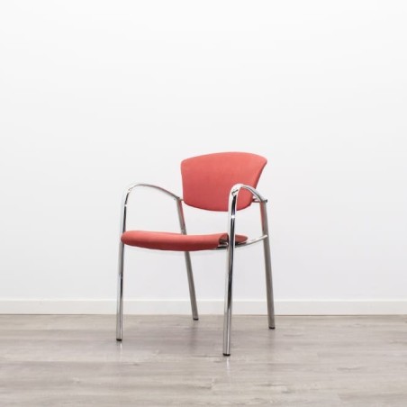 Silla confidente verde o roja con estructura cromada