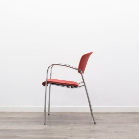 Silla confidente verde o roja con estructura cromada