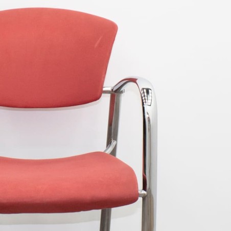 Silla confidente verde o roja con estructura cromada