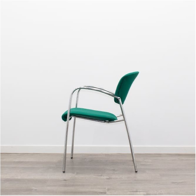 Silla confidente verde o roja con estructura cromada - Mercaoficina