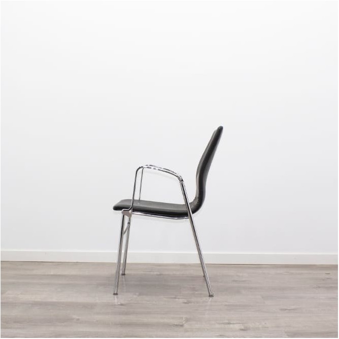 Silla confidente napel negro y estructura cromada