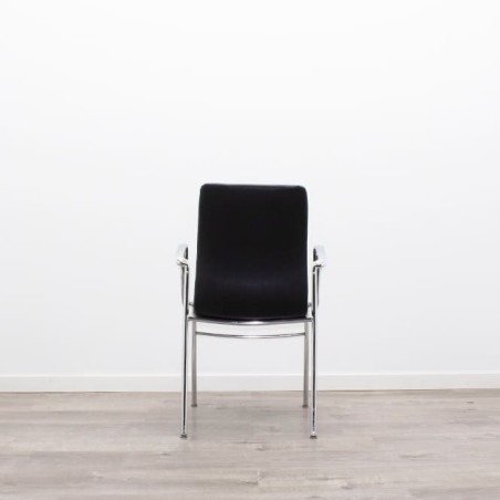Silla confidente napel negro y estructura cromada