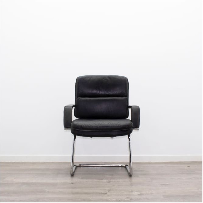 Silla confidente napel negro base patín con brazos