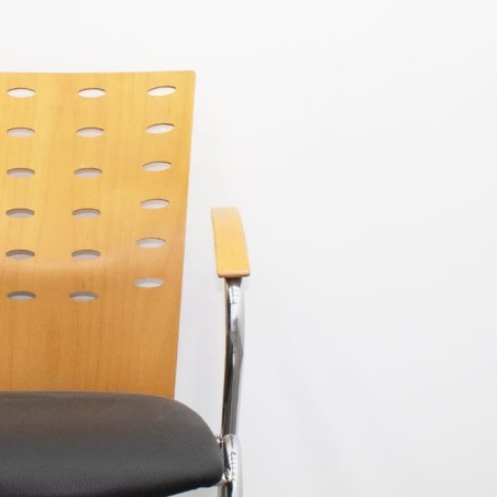 Silla confidente napel negro y respaldo de madera